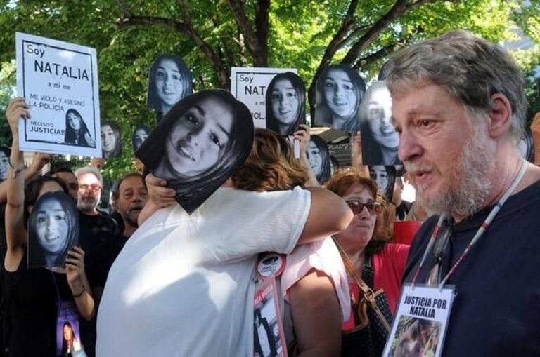 Quieren liberar a dos policías y asesinos de Natalia Melmann