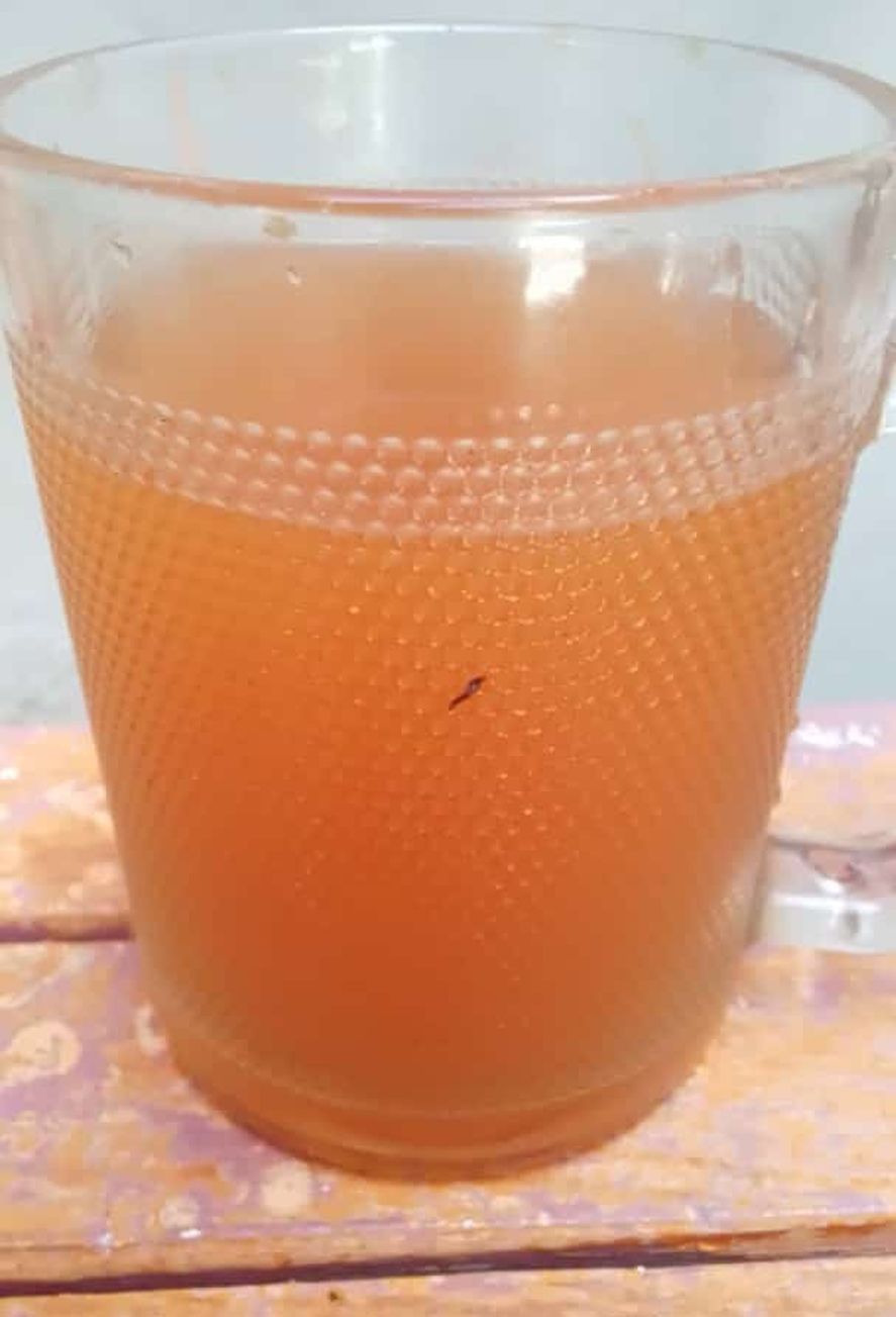 Así le salió el agua a un vecino de 525 y 117.