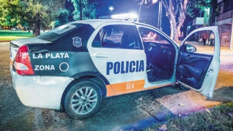 Novios quedan en estado de shock al ser víctimas de una entradera en La Plata