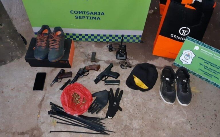 Son hermanos, usaban handys con frecuencia policial y los detuvieron acusados de cometer entraderas
