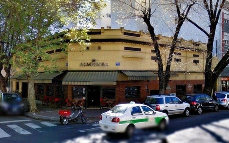 Se pelearon a la salida de un boliche y un joven de 18 años quedó inconsciente y grave
