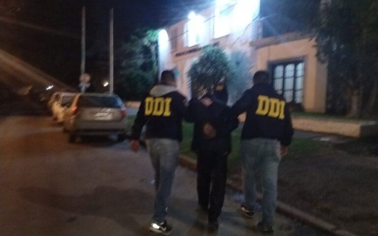 Noche sangrienta: asesinaron a una mujer de 38 años y balearon a un hijo de 16