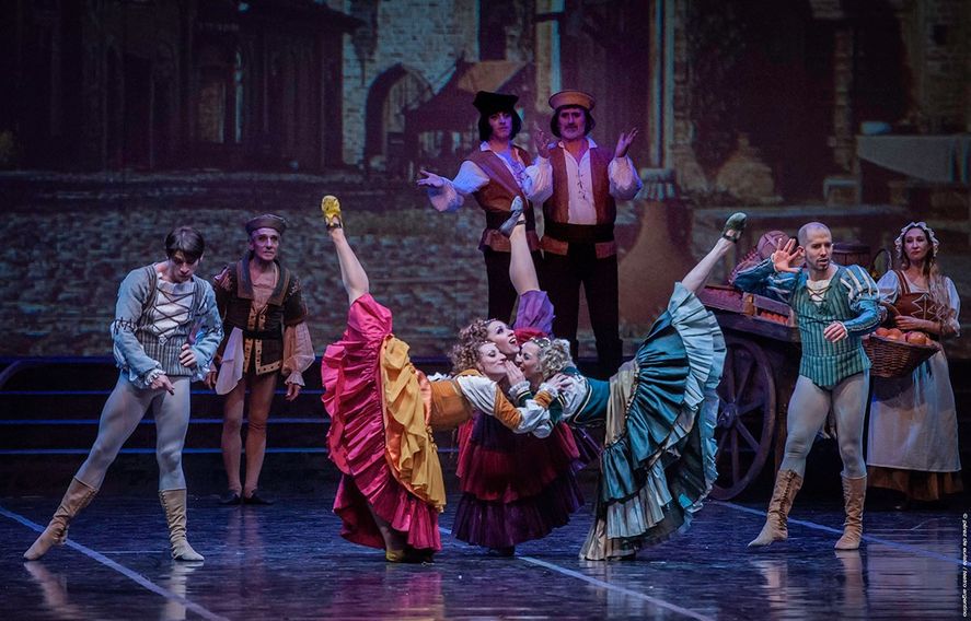 Los bailarines del cuerpo estable del teatro pudieron vivir su esperada noche de regreso 