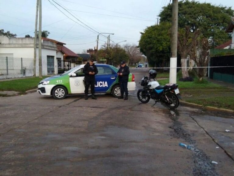 Lo balearon cuando quiso defender a un ciclista de un ataque de motochorros
