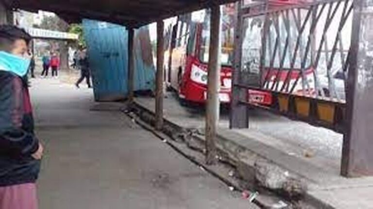 Un colectivero sufrió un corte en una mano en un intento de robo