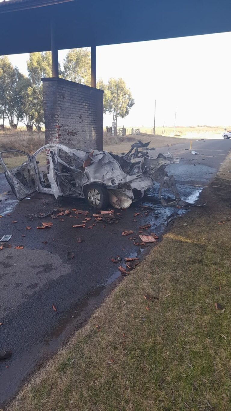 Olavarría: dos muertos tras choque y explosión de un auto