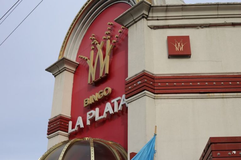 Clausura del Bingo La Plata: cuáles fueron los motivos y cuál es la situación de los trabajadores del lugar