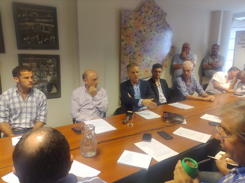 En conferencia de prensa, CARBAP denunció a los exportadores de granos por prácticas abusivas y anticompetitivas.