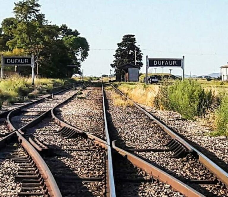 Dufaur, el pueblo que quiere renacer y cuenta su historia utilizando como escenario sus propias calles