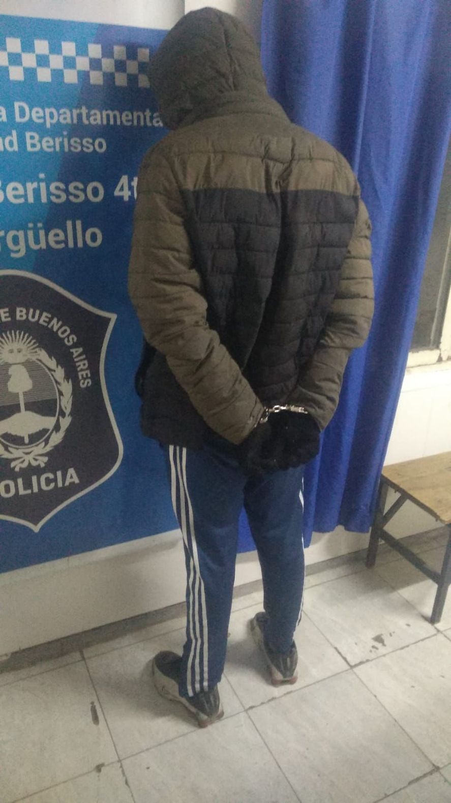 El joven detenido tiene 24 años y cayó por no cambiarse de ropa