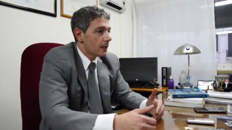 Un policía fue detenido acusado de colaborar con una banda narco