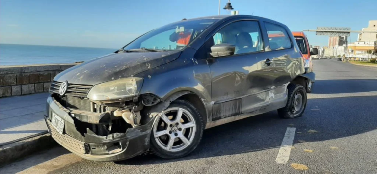 Mar del Plata: chocó y dejó su auto abandonado