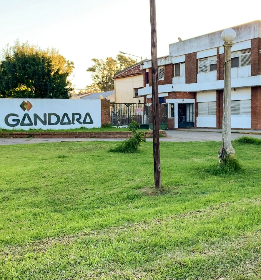 La fábrica de Gándara convirtió a este pueblo en uno de los centros productivos más importantes de la provincia de Buenos Aires. 