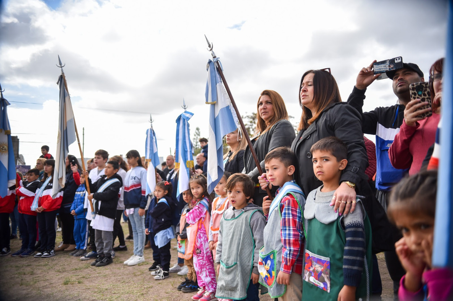 Vecinos de Villa Evira en el Aniversario Nº 115 de la localidad.