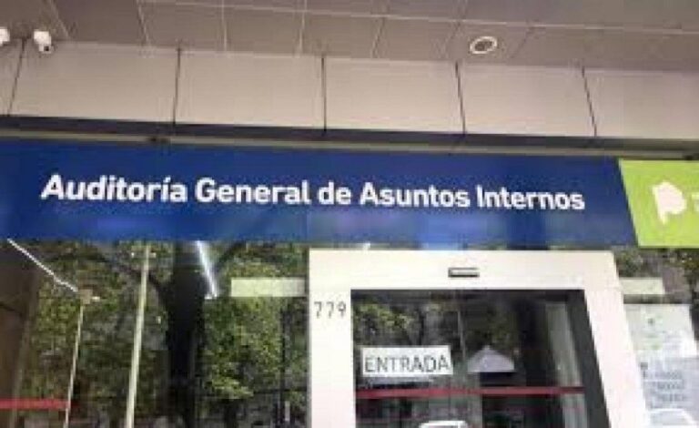 Un policía se hacía pasar como miembro de Asuntos Internos para extorsionar a sus pares