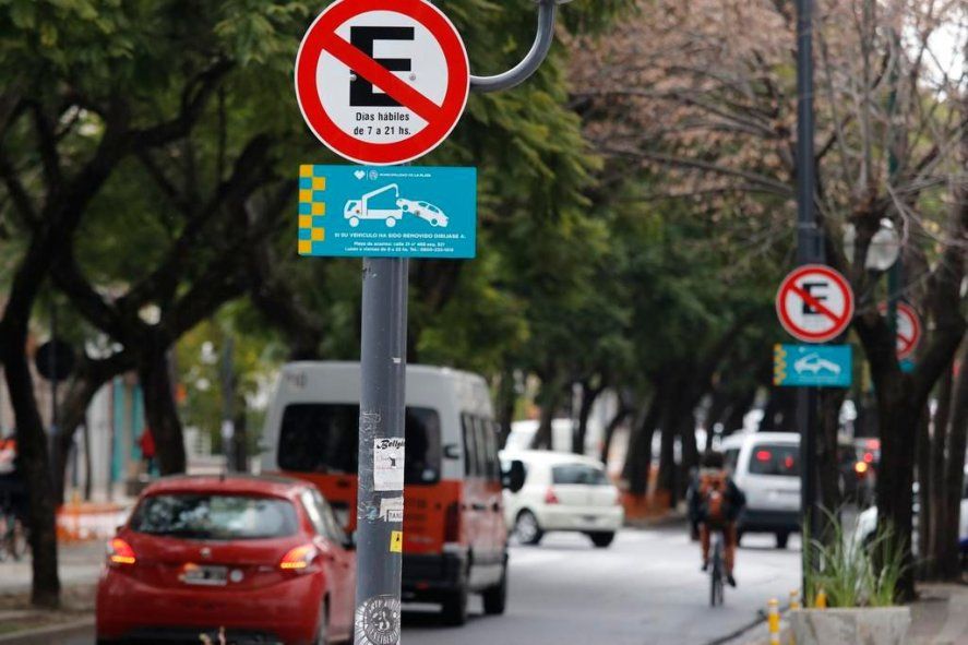 Señalética de la grúa municipal de La Plata