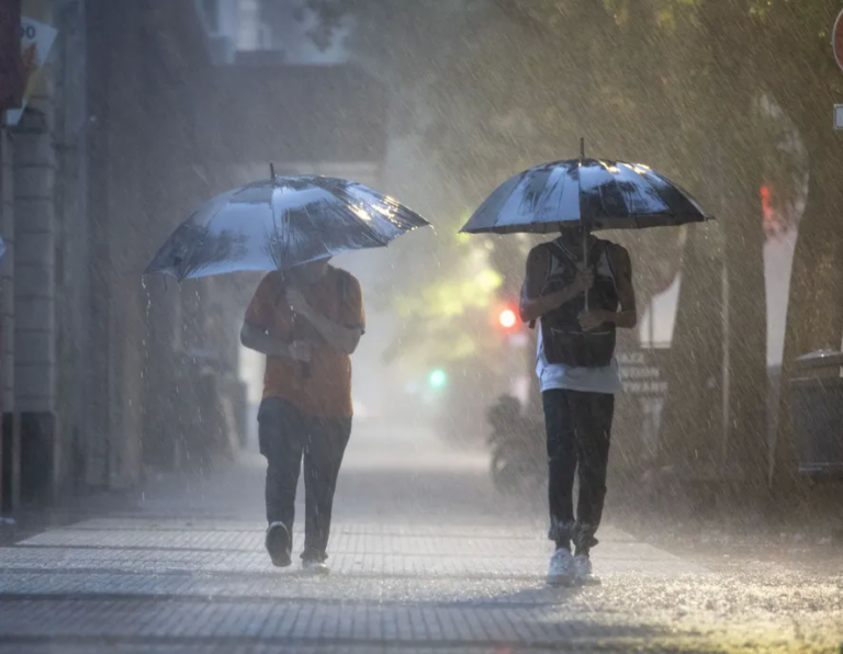 El tiempo: anuncian alerta naranja por fuertes tormentas y lluvias