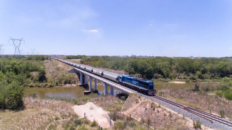 La historia de tres pueblos bonaerenses en donde el tren llegó, paró y se fue