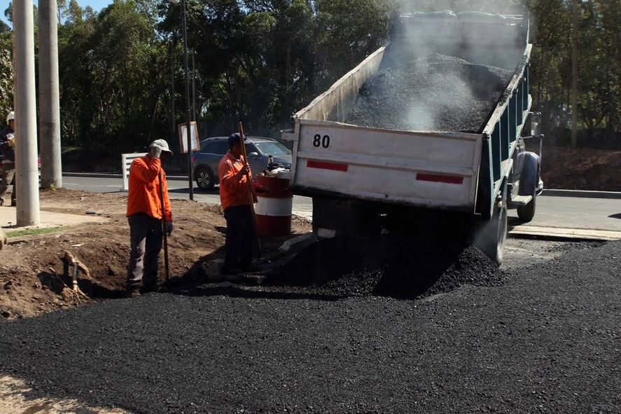 La Municipalidad de La Plata indicó dónde estarán los cortes y desvíos vehiculares para hoy en el marco del plan de obras de la ciudad. La Municipalidad de La Plata indicó dónde estarán los cortes y desvíos vehiculares para hoy en el marco del plan de obras de la ciudad.