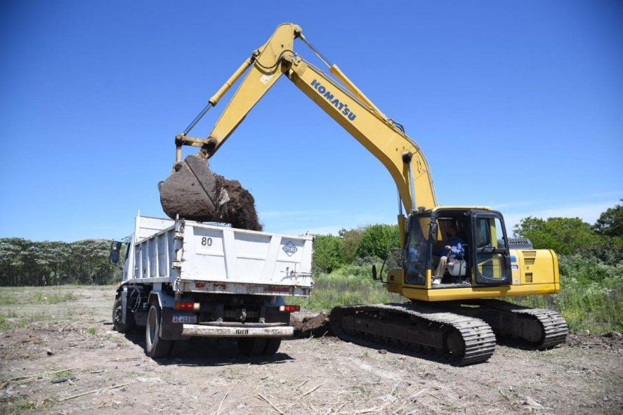 La construcción se retomó después del desalojo del predio.