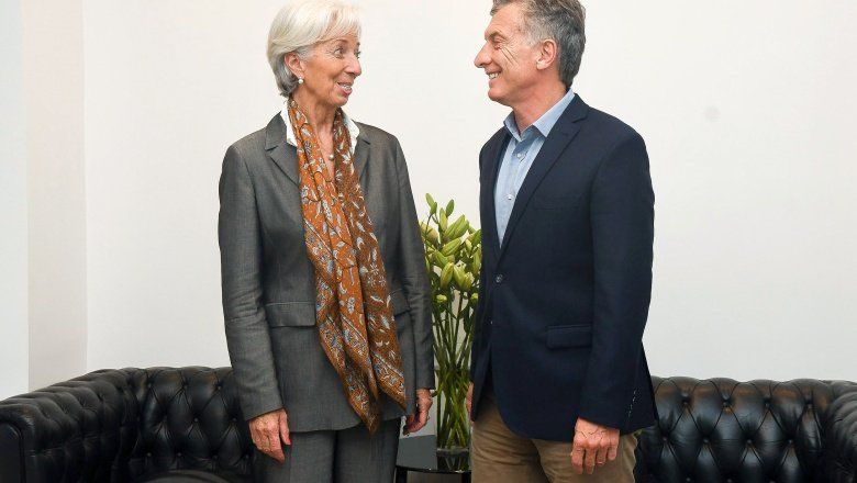 El Gobierno renegociará con el FMI la multimillonaria deuda que dejó Macri