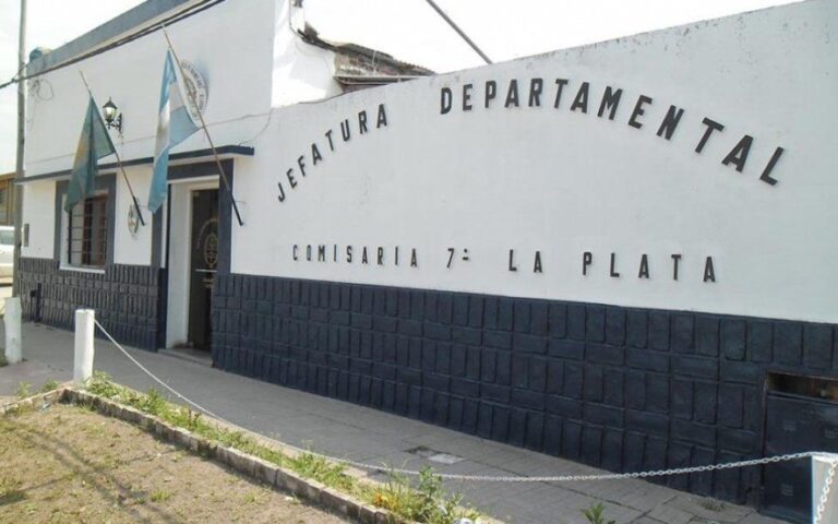 Entró de madrugada a desvalijar un polirrubro de La Plata y lo atraparon “in fraganti”