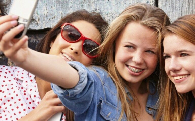 La felicidad en tiempos de redes: Qué queremos mostrar, a quiénes y para qué