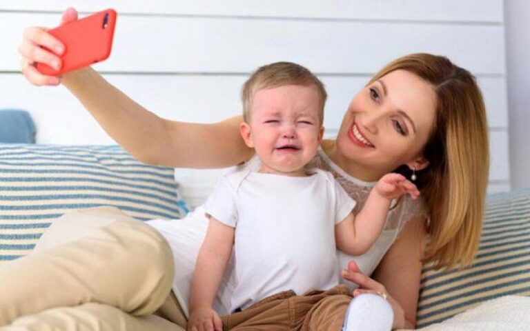 Qué es el “sharenting” y por qué recomiendan no compartir la vida de tus hijos en las redes sociales