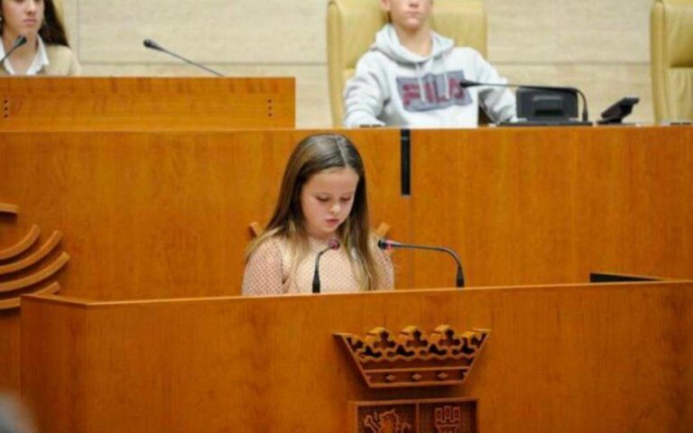 “No permitan que nadie nos arrebate la felicidad”, el impactante discurso de una nena trans que se volvió viral