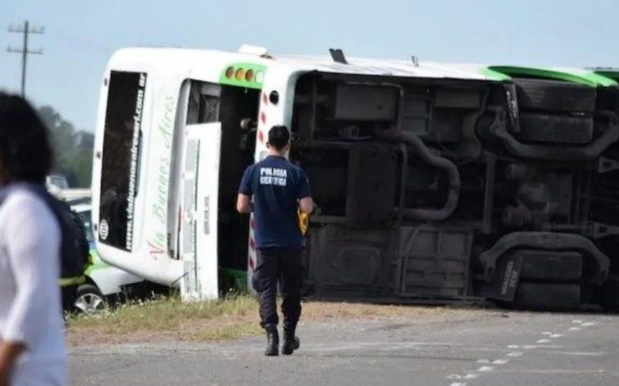 Excarcelaron al chofer del micro que volcó en la ruta 2 y provocó la ...