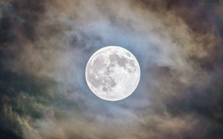 Superluna de nieve: mirá las mejores imágenes que dejó el fenómeno astronómico en las redes