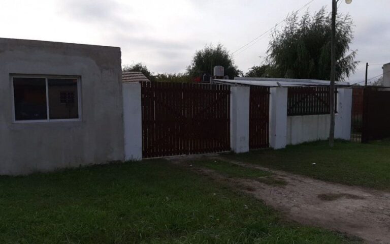 Fueron a la casa de un policía para notificarlo de una exclusión y se intentó quitar la vida de un balazo en la cabeza