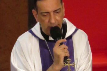 parezco una mucama boliviana: polemica por los dichos de un sacerdote de lanus