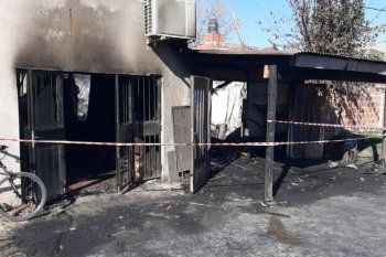 tragedia en ensenada: hallan dos cuerpos carbonizados tras el incendio de una vivienda