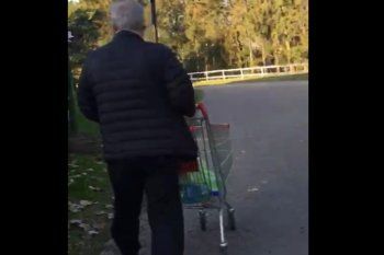 lo encuentran in fraganti mientras robaba en el supermercado del country lo encuentran in fraganti mientras robaba en el supermercado del country