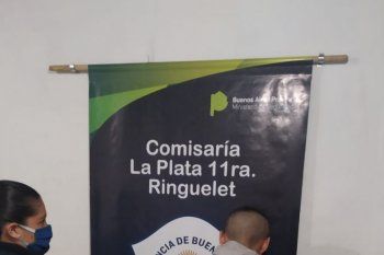 dos jovenes detenidos acusados de cometer dos entraderas en pocas horas en la plata