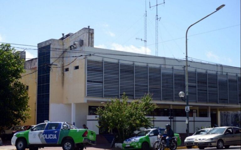 La Plata: investigan la muerte de un adolescente de 16 años quien sufrió una herida de bala en el cuello