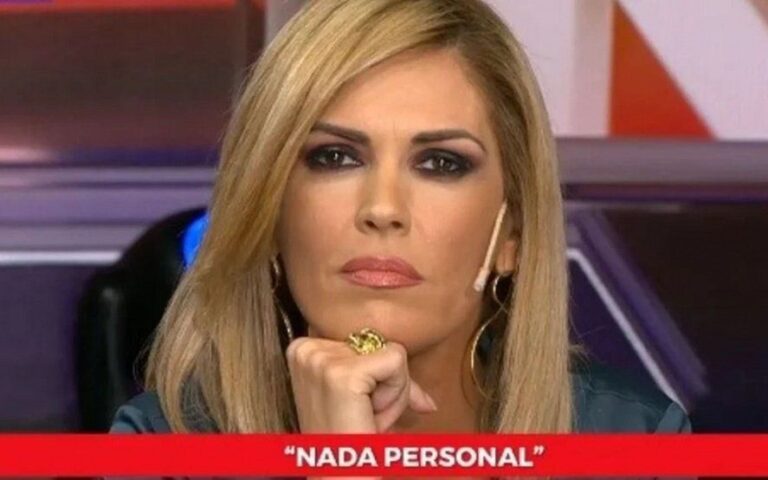 Viviana Canosa y un compilado con todas sus denuncias mirando a cámara
