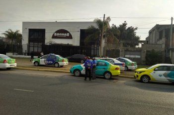 la plata: detienen a 60 jovenes por una fiesta clandestina en una cerveceria la plata: detienen a 60 jovenes por una fiesta clandestina en una cerveceria