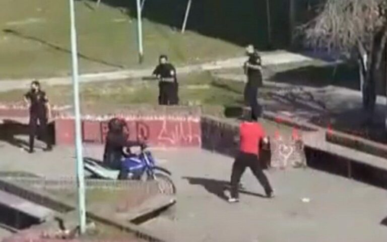 Ensenada: un barrabrava de Cambaceres enfrentó a policías y hasta les robó un reloj