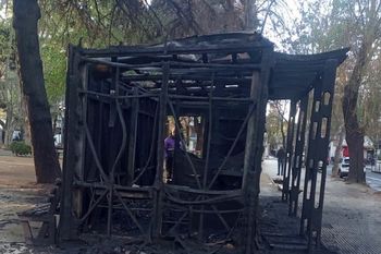 indignacion: otra vez incendiaron un ecopunto en quilmes