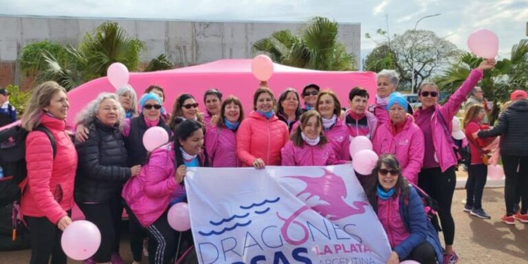 Contra el cáncer de mama: caravana y nuevo monumento