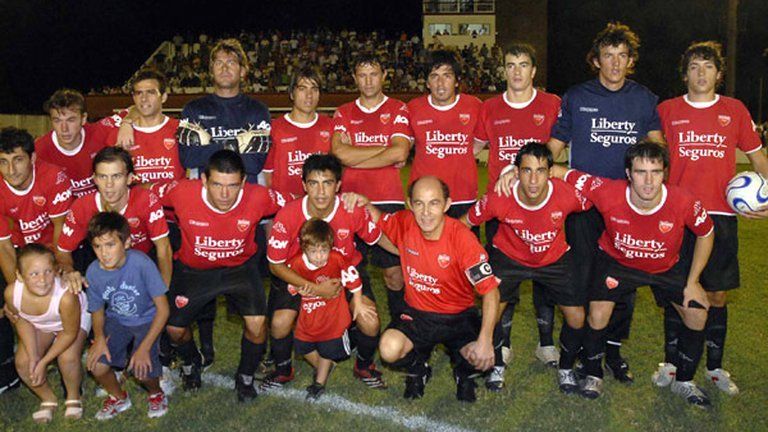 La última gala de Bochini en el fútbol argentino. Noche inolvidable en Bolivar.