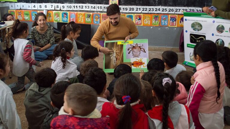Con actividades y juegos, investigadores del CONICET La Plata promueven la ciencia en escuelas