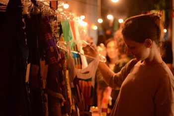 la plata: meridiano v se prepara para la noche de las ferias
