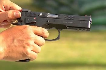 ramos mejia: robaron 67 pistolas bersa recien salidas de fabrica