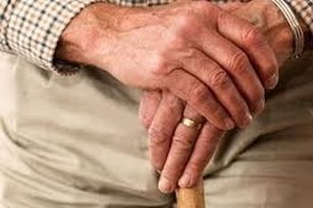 El cuento del tío lo sufrió un jubilado de 93 años en Junín