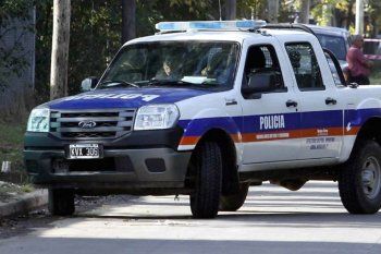 El robo fue en la puerta de la casa del policía retirado de 70 años