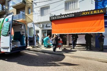san pedro: en un asalto balearon a una mujer y uno de los hijos