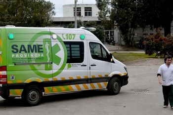 mar del plata: motochorros balearon a un joven por el celular y las zapatillas